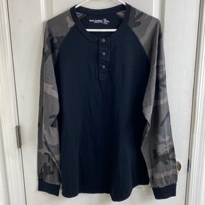 Men’s XL Foot Locker Athletic Fit Long Sleeve Shirt